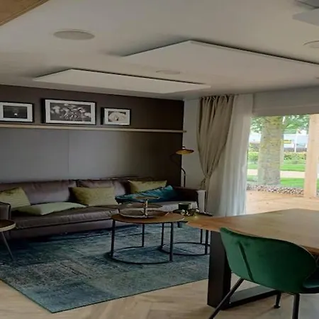 Chalet With Terrace, 9 Km From Maastricht